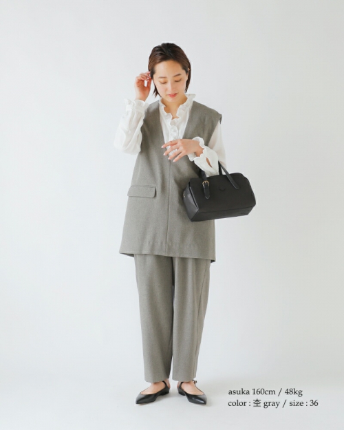 whyto ホワイト ラウンド テーパード パンツ “round tapered pants