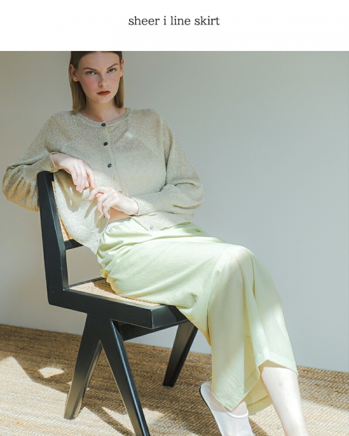 whyto ホワイト シアー Iライン スカート “sheer i line skirt