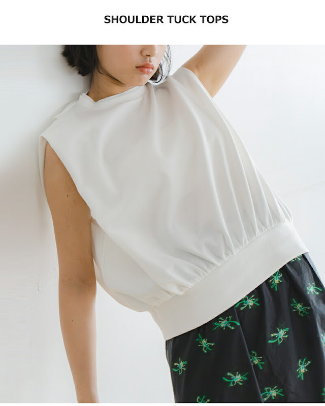 whyto ホワイト ショルダー デザインタック トップス “shoulder tuck