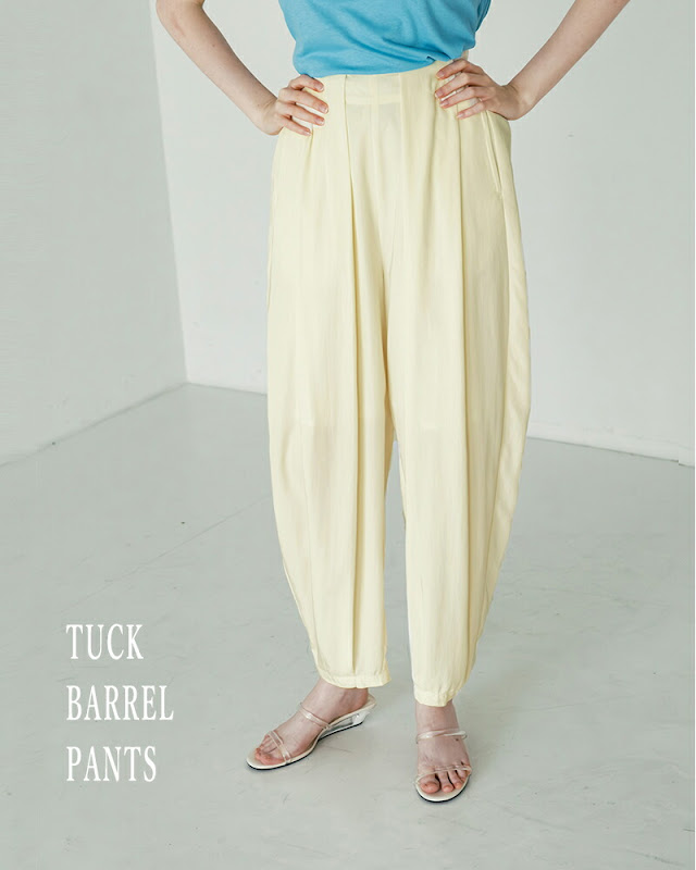 whyto ホワイト タック バレルパンツ “tuck barrel pants