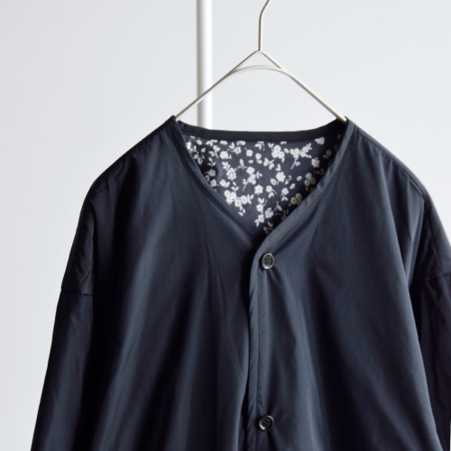 美品✨トゥジュー　リバーシブル　ノーカラージャケット　花柄　ネイビー　2 TOUJOURS トゥジュー フラワープリント コットン ストレッチ